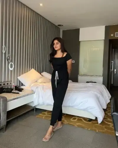 Call Girls Ramsanehighat Cash On Delivery